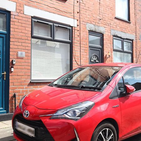 2-Bedroom, Free Parking, High Speed Wi-Fi, Swinton Manchester Exterior foto